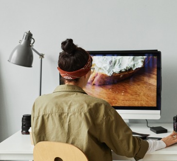 Female photographer at workplace minimal 2023 11 27 05 30 41 utc 1