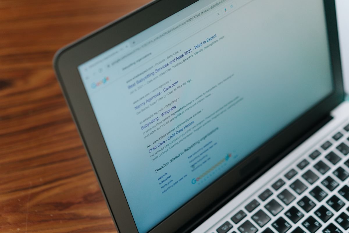 Testing a slow business website on a mobile phone that is not getting leads